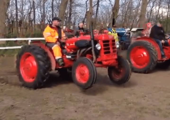Drag Tractors